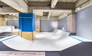The biggest indoor skate park in Kansai! POWER BOMB SKATEPARK