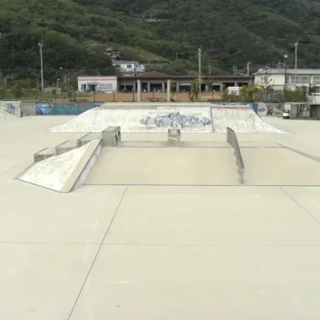 The Biggest Public Skatepark in Okinawa!  GINOWAN IKOI CITIZEN PARK SKATEPARK