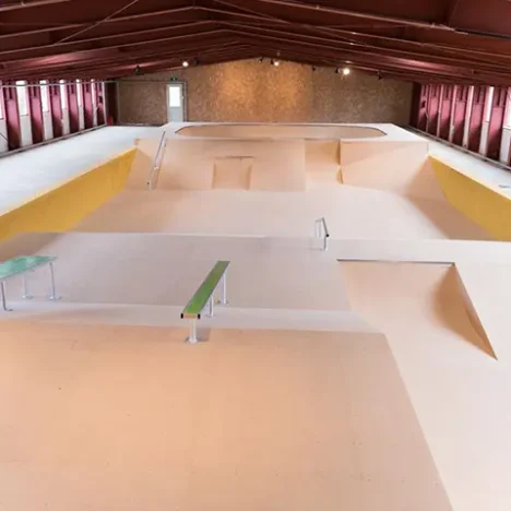 The Biggest Concrete Skatepark in Kyoto! Hiuchigata Koen Skate Board Park