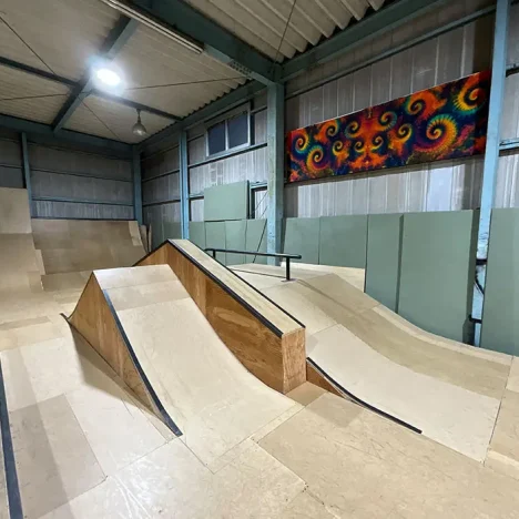 The Hardest Skatepark in Tokyo?  Yashio kita park skateboard Spot